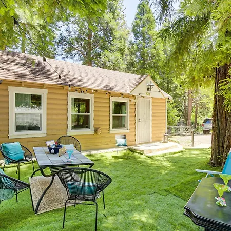 Villa Pet-Friendly California Abode With Fenced-In Yard!